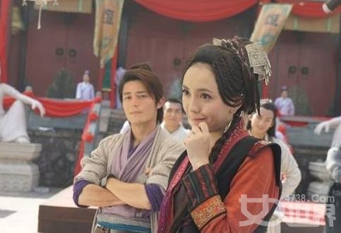 新《笑傲江湖》令狐冲多角恋 两大教主皆推倒
